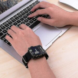 hack is life, une montre pour les hacker tous ! Ou simplement joué et tester sa sécurité informatique à la maison